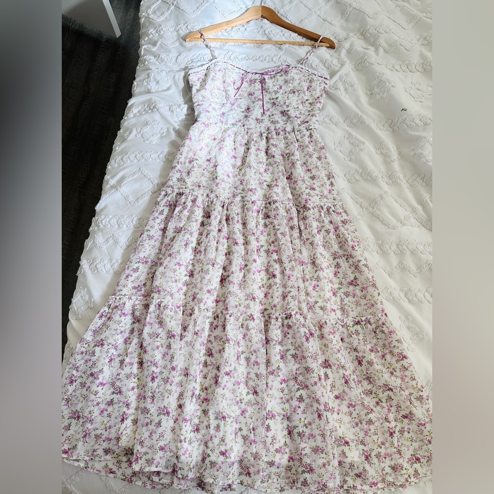 Francesca's Collections Floral Midi Dress in Pink and White - Picture 4 of 4